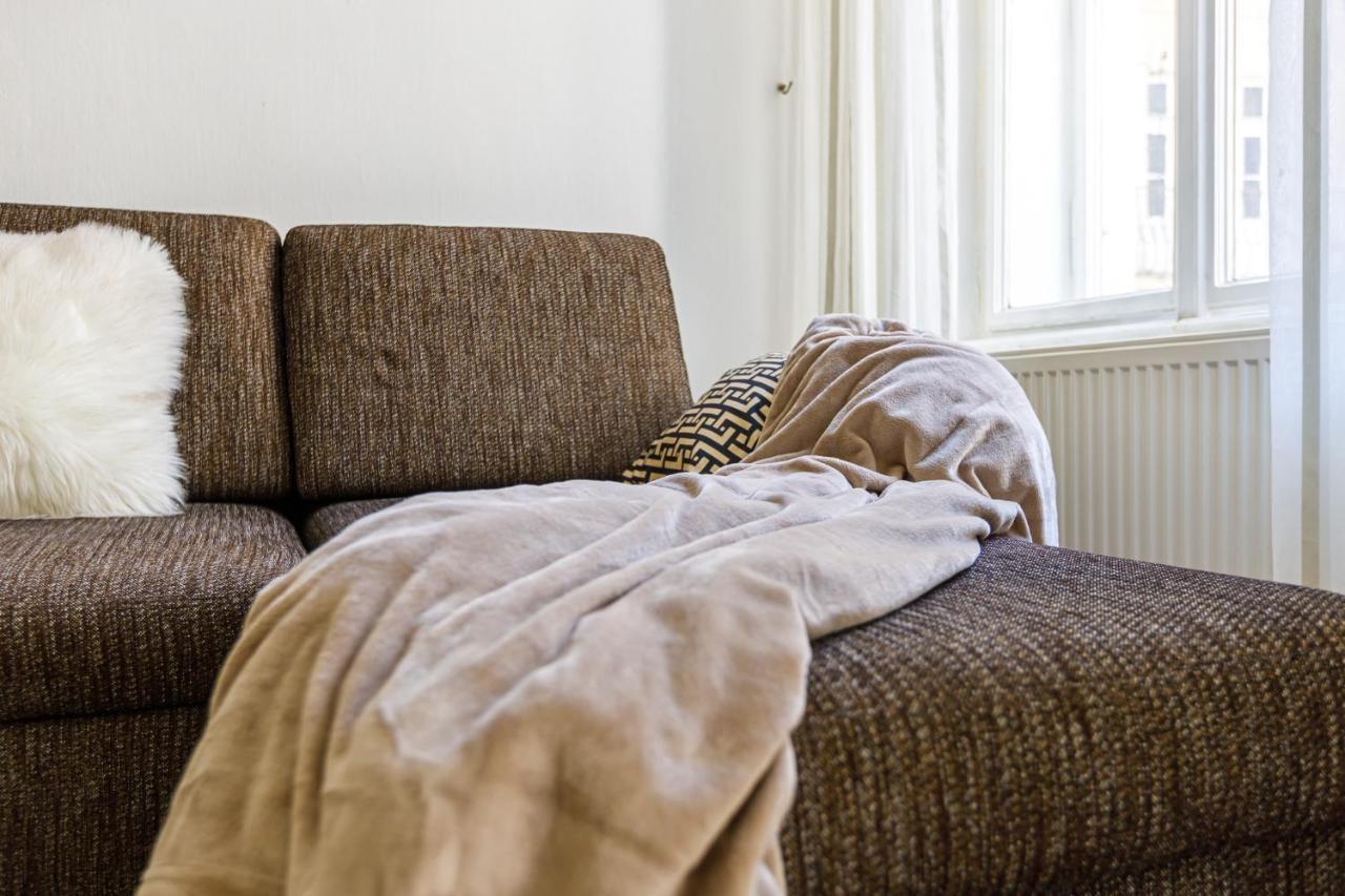 Newly Renovated Apartment In The Old Town Bratislava Bagian luar foto