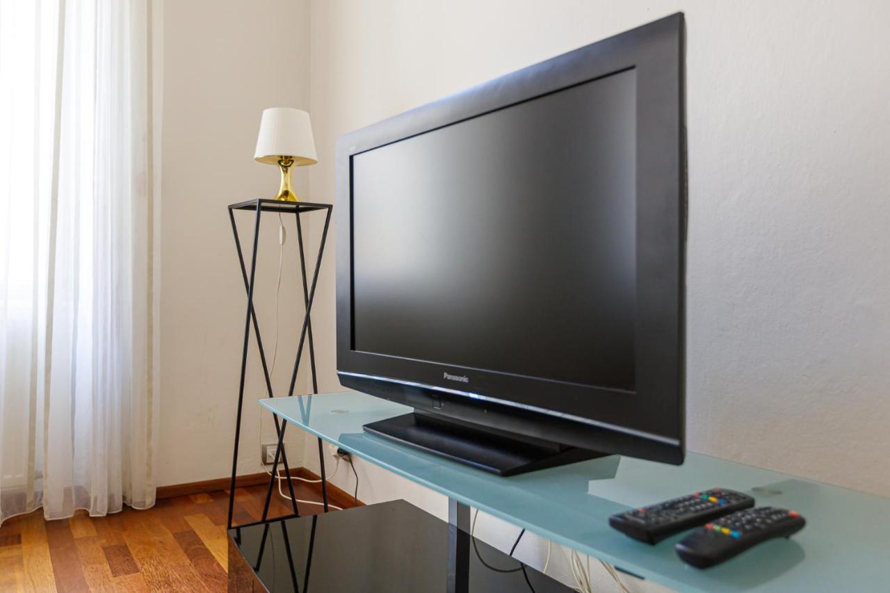 Newly Renovated Apartment In The Old Town Bratislava Bagian luar foto