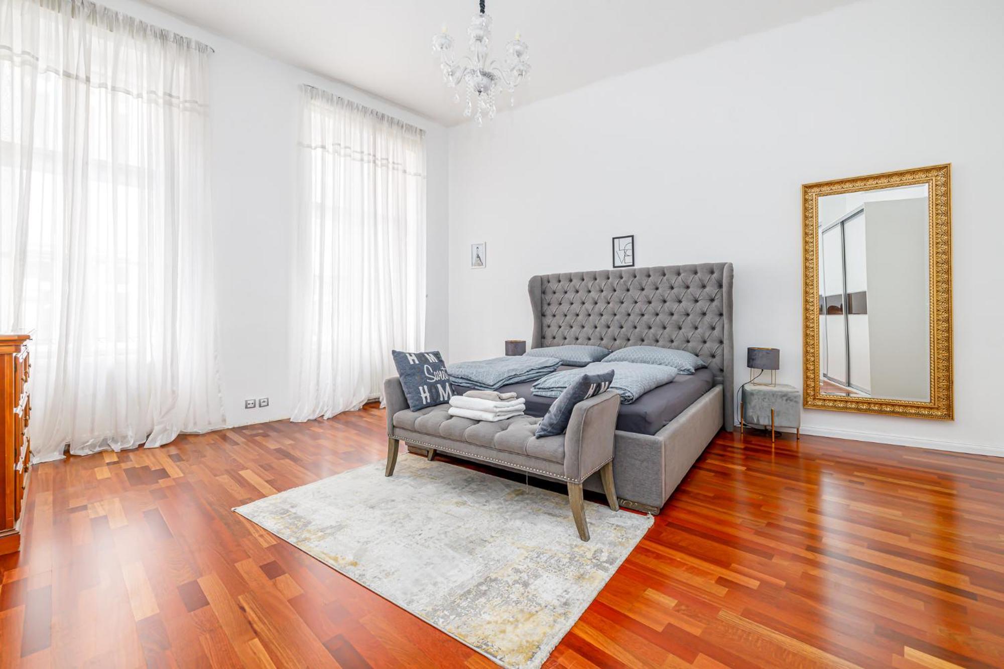 Newly Renovated Apartment In The Old Town Bratislava Bagian luar foto